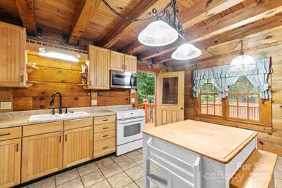 2401 Hundred Acres Lane, Lenoir, NC 28645 - Photo 11