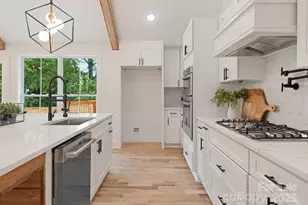 6326 Cedar Croft Dr, Charlotte, NC 28226 - Photo 9