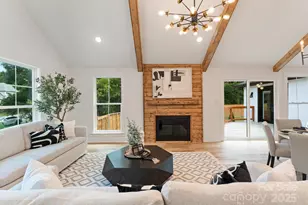 6326 Cedar Croft Dr, Charlotte, NC 28226 - Photo 5