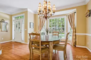 423 Shrewsbury Ln, Matthews, NC 28105 - Photo 7