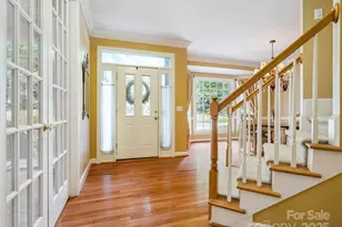 423 Shrewsbury Ln, Matthews, NC 28105 - Photo 3