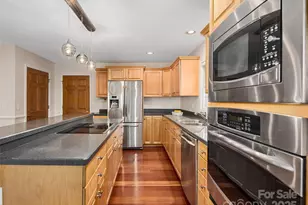 608 Upper Sondley Dr, Asheville, NC 28805 - Photo 7