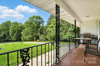 26 33rd Avenue NW, Hickory, NC 28601 - Photo 7