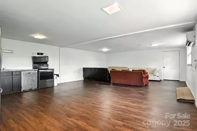 26 33rd Avenue NW, Hickory, NC 28601 - Photo 15