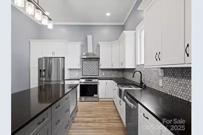 613 S Mulberry Street, Statesville, NC 28677 - Photo 9