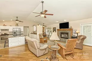 15 Beaverdam Knoll Rd, Asheville, NC 28804 - Photo 5