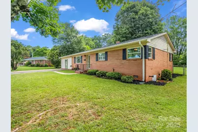 128 N Woodland Avenue, Forest City, NC 28043 - Photo 3