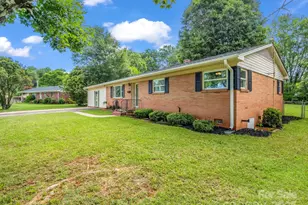 128 N Woodland Ave, Forest City, NC 28043 - Photo 3