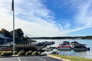 15608 Woodland Ridge Ln, Charlotte, NC 28278 - Photo 3