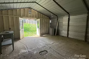 7939 Holly Hill Rd, Charlotte, NC 28227 - Photo 37