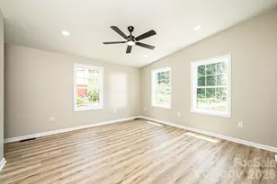 204 Hickory St, Granite Falls, NC 28630 - Photo 11