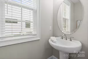 6910 Providence Ln W, Charlotte, NC 28226 - Photo 33