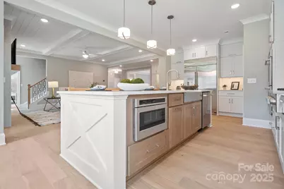 6910 Providence Lane W, Charlotte, NC 28226 - Photo 13