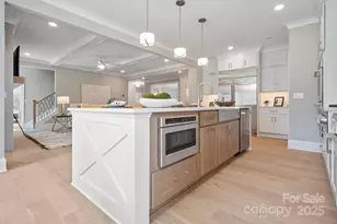 6910 Providence Ln W, Charlotte, NC 28226 - Photo 13