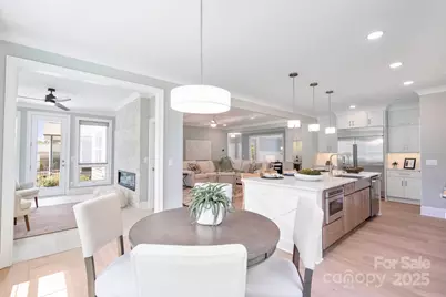 6910 Providence Lane W, Charlotte, NC 28226 - Photo 9