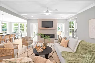 6910 Providence Ln W, Charlotte, NC 28226 - Photo 7