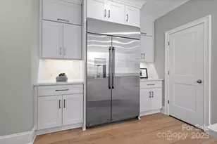 6910 Providence Ln W, Charlotte, NC 28226 - Photo 15