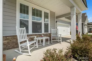 134 Fox Cove Rd, Hendersonville, NC 28792 - Photo 7