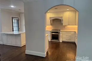 4909 Torrey Pines Ct, Charlotte, NC 28226 - Photo 9