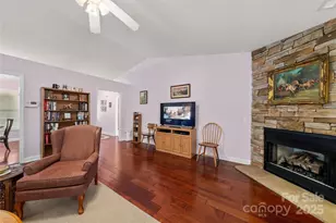 32 Stone House Rd, Hendersonville, NC 28739 - Photo 5