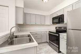 4900 Spring Lake Dr, Charlotte, NC 28212 - Photo 1