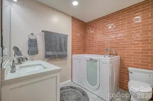 214 Howard St, Morganton, NC 28655 - Photo 15