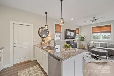 2636 2nd Street NE, Hickory, NC 28601 - Photo 17