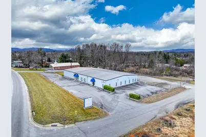 913 Upward Road, Flat Rock, NC 28731 - Photo 1