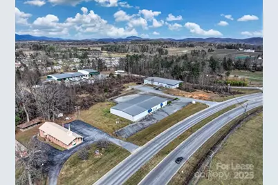 913 Upward Road, Flat Rock, NC 28731 - Photo 3