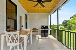 261 Ferree Rd, Campobello, SC 29322 - Photo 37