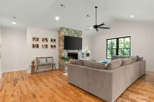 261 Ferree Rd, Campobello, SC 29322 - Photo 11