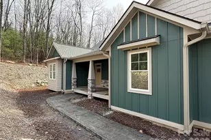 634 Hollybrook Dr, Flat Rock, NC 28731 - Photo 3