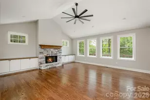 634 Hollybrook Dr, Flat Rock, NC 28731 - Photo 7