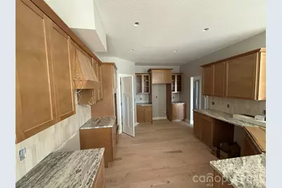 634 Hollybrook Drive, Flat Rock, NC 28731 - Photo 23