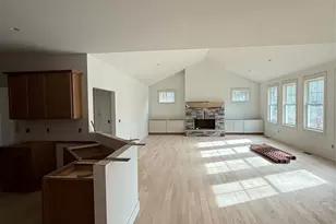 634 Hollybrook Dr, Flat Rock, NC 28731 - Photo 5