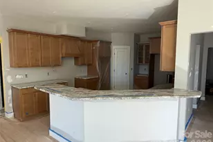 634 Hollybrook Dr, Flat Rock, NC 28731 - Photo 5