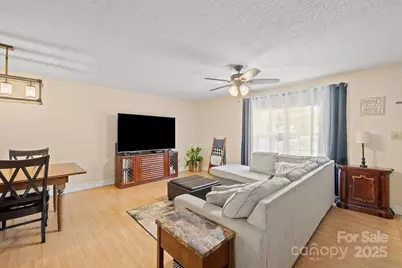 5476 Chestnut Drive, Hickory, NC 28602 - Photo 9