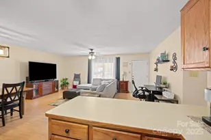 5476 Chestnut Dr, Hickory, NC 28602 - Photo 17