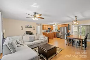 5476 Chestnut Dr, Hickory, NC 28602 - Photo 11