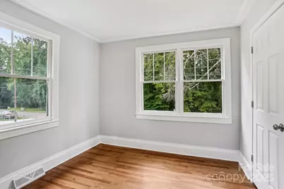 301 E Lee Avenue, Bessemer City, NC 28016 - Photo 33