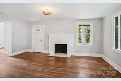 301 E Lee Avenue, Bessemer City, NC 28016 - Photo 9