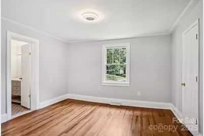 301 E Lee Avenue, Bessemer City, NC 28016 - Photo 17