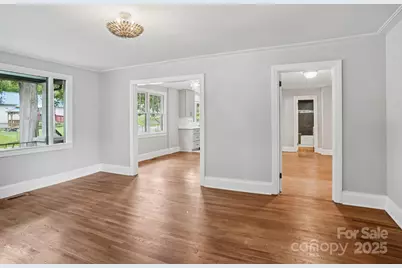 301 E Lee Avenue, Bessemer City, NC 28016 - Photo 7