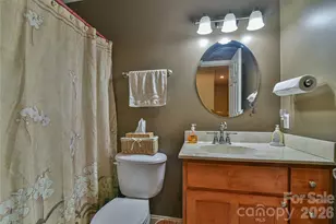 911 Fanning Bridge Rd, Fletcher, NC 28732 - Photo 15