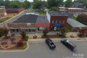 105 Pennsylvania Ave W, Bessemer City, NC 28016 - Photo 1