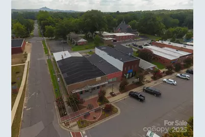 105 Pennsylvania Avenue W, Bessemer City, NC 28016 - Photo 5