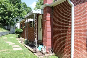 882 Poison Cove Rd, Clyde, NC 28721 - Photo 5