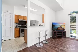 4313 Eaves Ln, Charlotte, NC 28215 - Photo 9