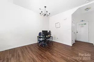 4313 Eaves Ln, Charlotte, NC 28215 - Photo 5