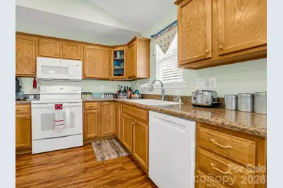 27 Gray Wolf Lane, Hendersonville, NC 28792 - Photo 9